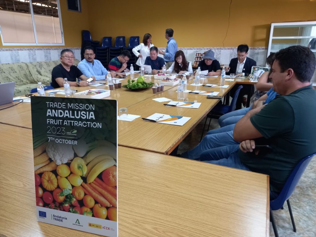 Imagen de la noticia Andalucía TRADE e ICEX refuerzan el sector hortofrutícola andaluz en un encuentro ante agentes de cuatro continentes