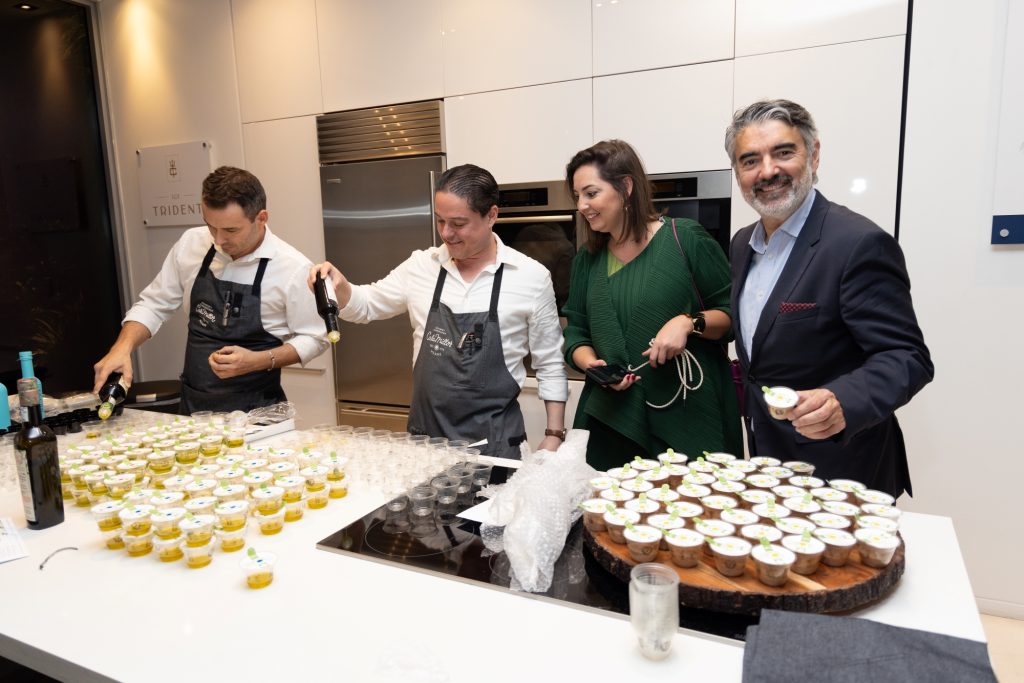 Imagen de la noticia Andalucía TRADE promociona el agro andaluz en EEUU ante 50 periodistas en el XII Encuentro de Cocina Interactiva de Turespaña en Miami