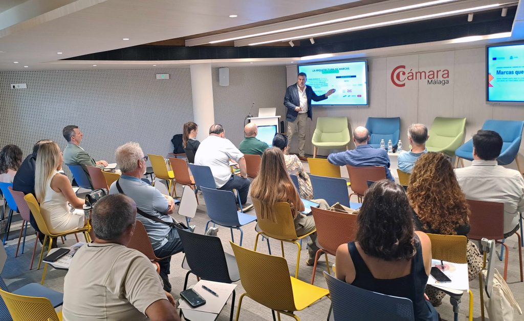 Imagen de la noticia Andalucía TRADE y la Cámara de Comercio de Málaga reúnen a una treintena de empresas en una jornada sobre estrategias de marca para la internacionalización